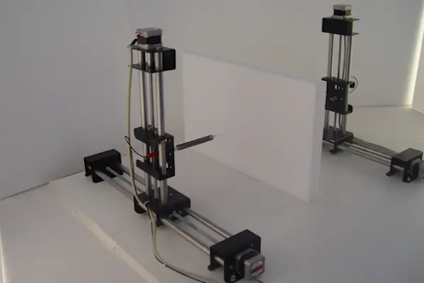ST600S : première machine CNC de découpe à fil chaud à quatre axes