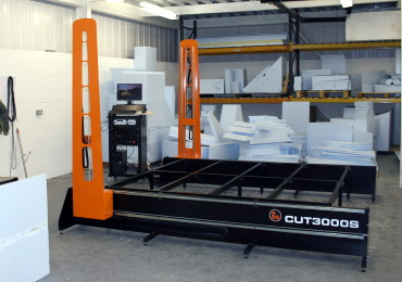Machine CNC de découpe à fil chaud CUT3200S pour notre production EPS